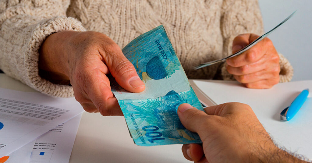 COMO E FEITO UM EMPRÉSTIMO CONSIGNADO???