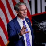 Scott Bessent Assume Papel de Destaque no Tesouro com Foco em Cortes de Impostos