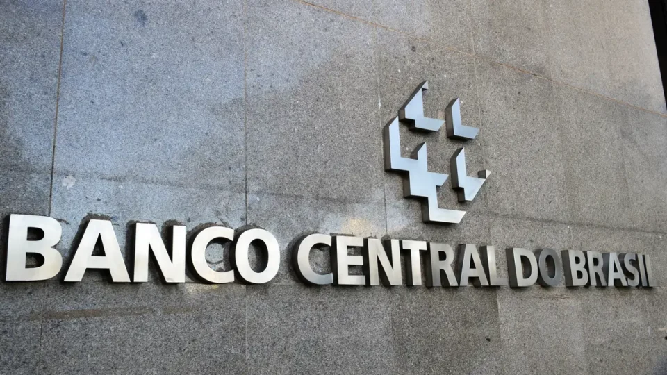 Banco Central Notifica Pessoas com Dados Expostos por Carta