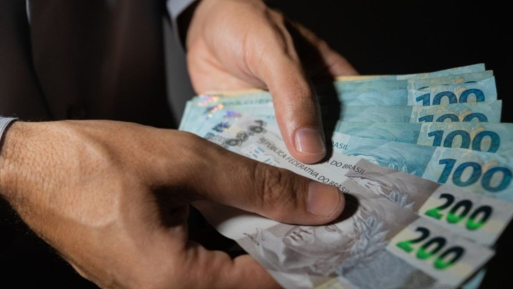 13° salário: veja que cuidados tomar para que o dinheiro extra no fim do ano não evapore