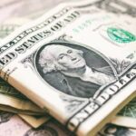 Aumento do IOF surpreende mercado, derruba a Bolsa e dólar fecha em alta